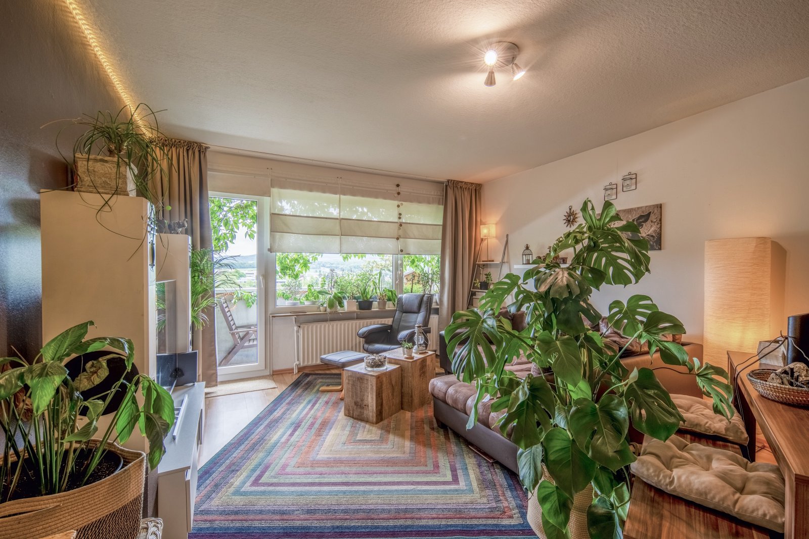 Modernisierte 2-Zimmerwohnung Balkon und Stellplatz Modernisierte 2-Zimmerwohnung Balkon und Stellplatz