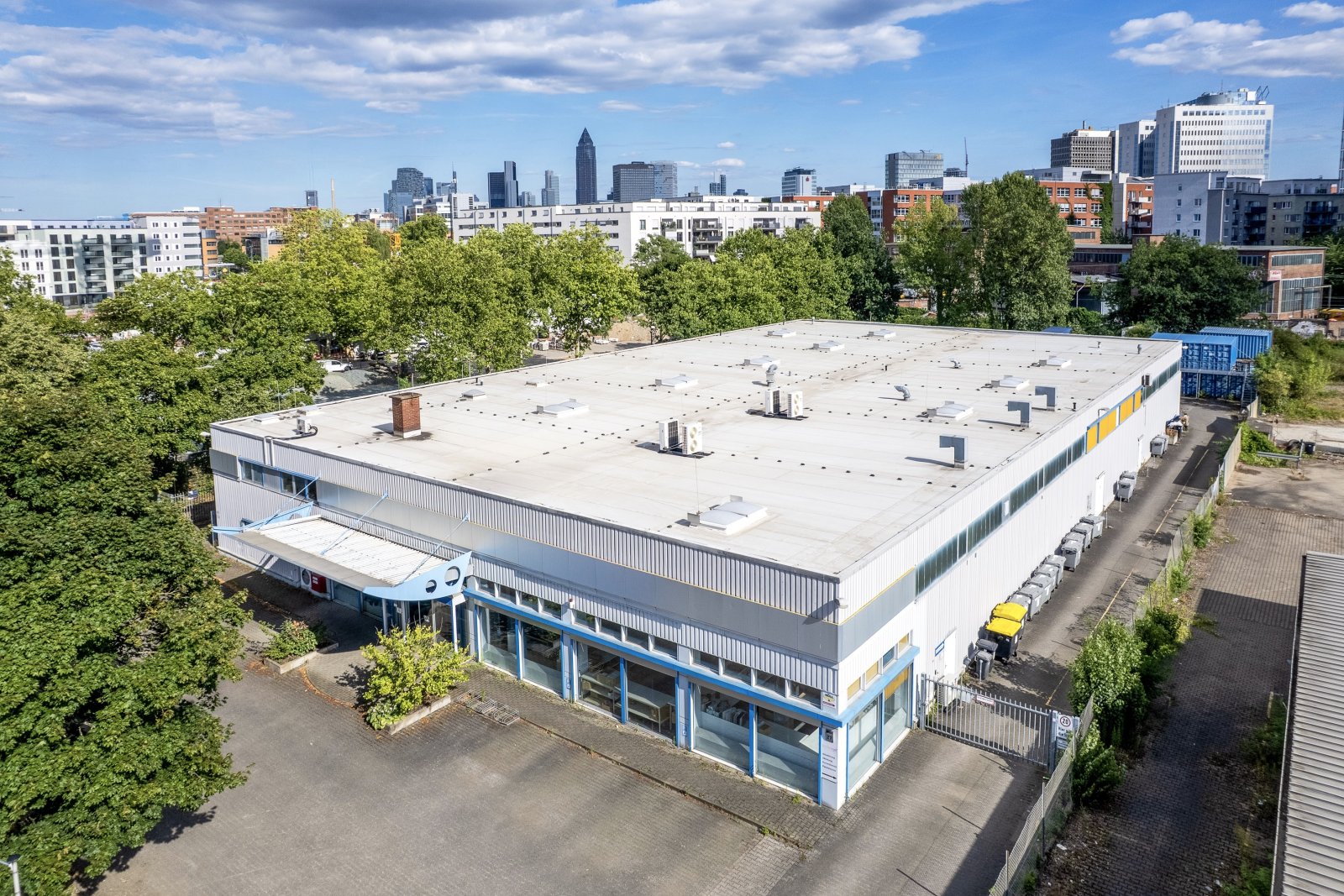 Produktionsgebäude mit Büro- und Lagerfläche Produktionsgebäude mit Büro- und Lagerfläche