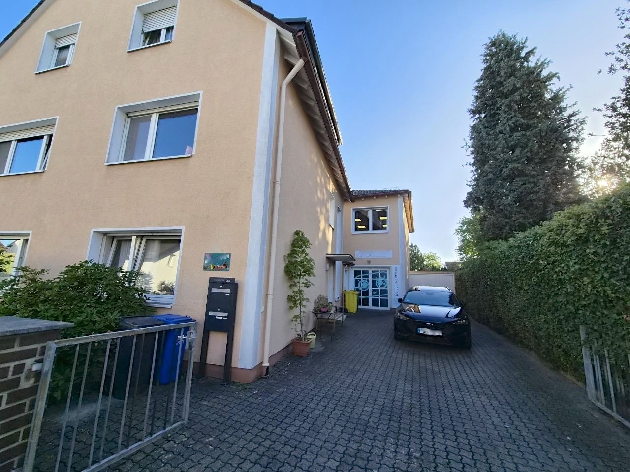 Saniertes Büro- und Lagerhaus in Bommersheim Saniertes Büro- und Lagerhaus in Bommersheim